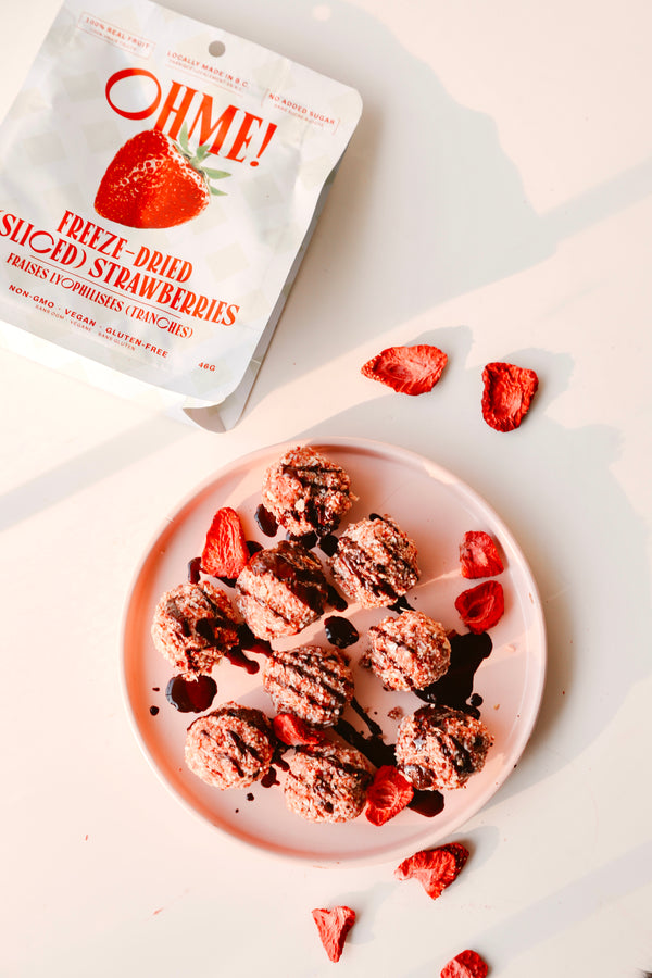 Strawberry Chocolate Energy Bites