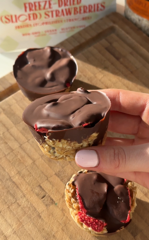 Strawberry Chocolate Oatmeal Cups